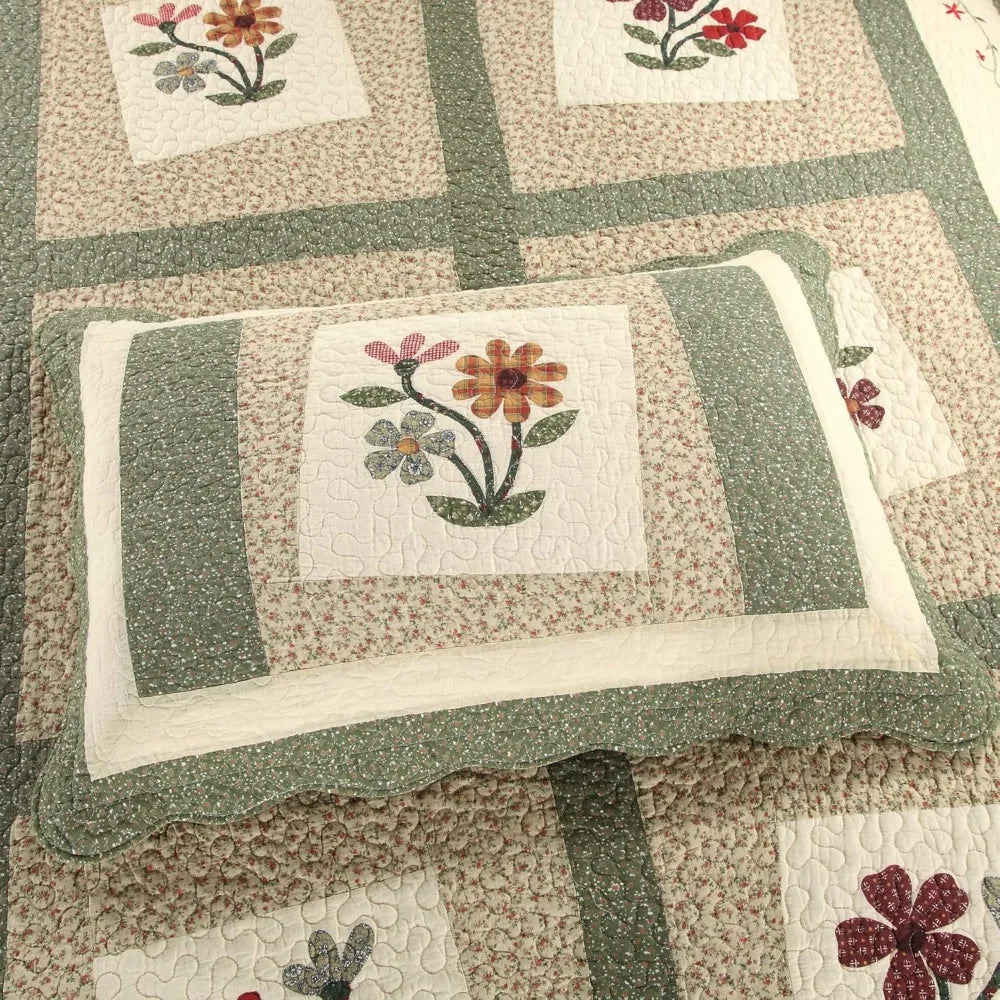 Embroidered Floral Quilted Bedspread Set