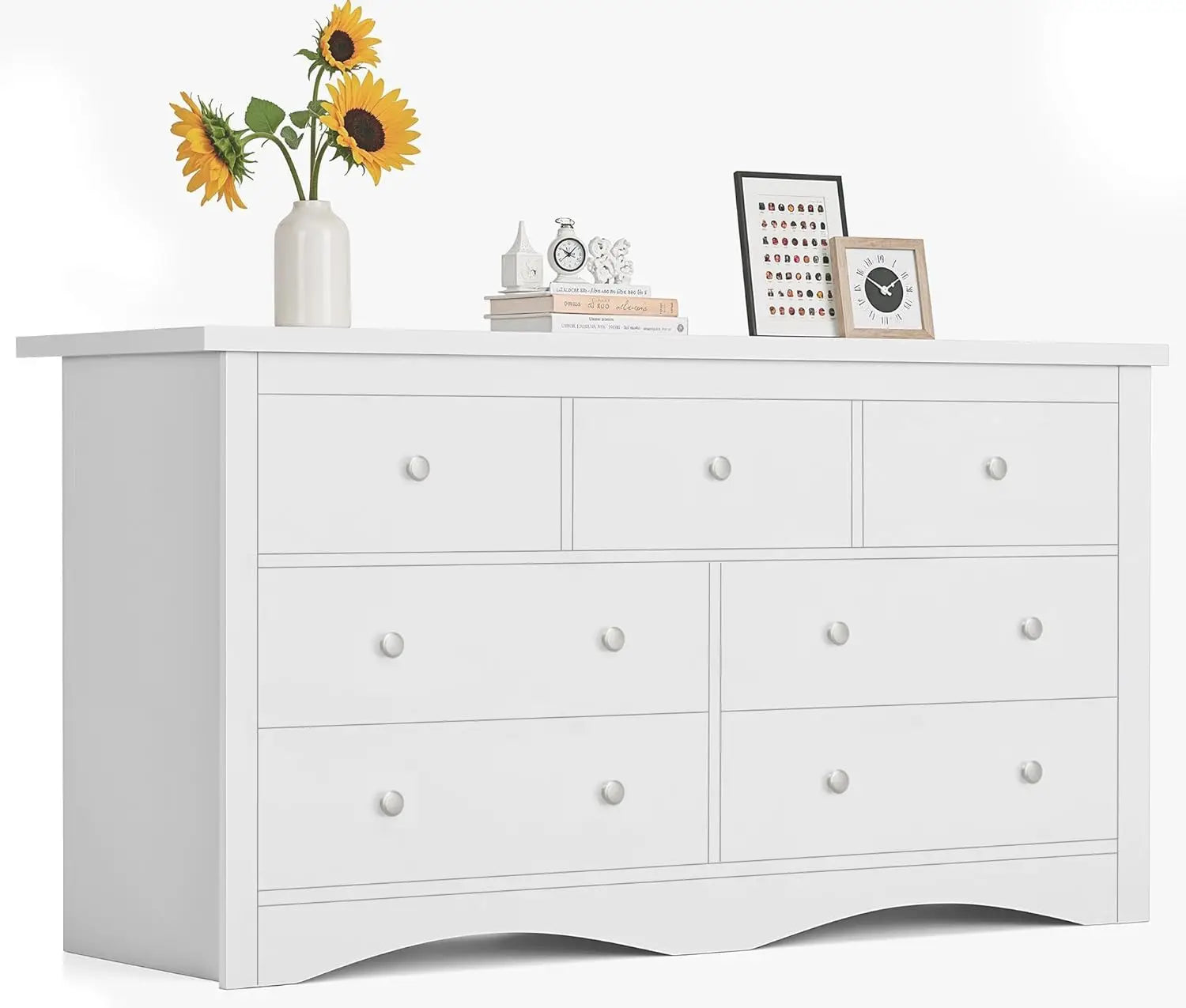 Dresser With 7  Drawers